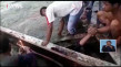 Jembatan Ambruk, Satu...
