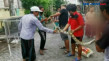 Dengan Alat Seadanya,...