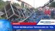 Truk Bermuatan Galon...