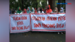 Ratusan Massa Demo di...