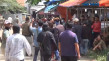 Ratusan Orang Hadang...