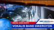 Vokalis Band Dikeroyok...
