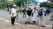 Berusaha Terobos Brikade,...