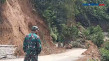 Hujan Deras, Tebing...