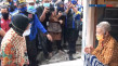 Mensos Risma Kunjungi...