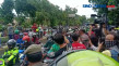 Warga Antusias Sambut...