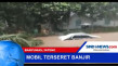 Mobil Terseret Banjir...