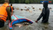 Kapal Motor Kandas Dihantam...