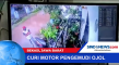Curi Motor Pengemudi...