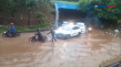 Hujan Deras, U-Turn...