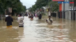 Banjir Karawang, Ribuan...