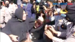 Emak-Emak Menolak Dibubarkan...