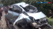 Tabrakan Mobil Lawan...