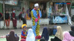 Badut Berpeci Keliling...