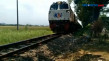 Main Ponsel di Pinggir...