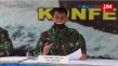 Sambil Terisak, Kolonel...