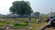 Warga Nekat Berziarah...