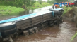 Bus Pemudik Terjun ke...