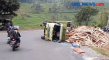 Truk Bermuatan Palet...