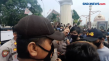 Aksi Demo Pedagang Kaki...