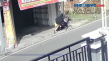 Aksi Heroik Emak-Emak...
