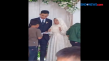 Sepasang Pengantin Bagi-Bagi...