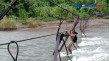 Jembatan Runtuh, Guru...