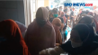 Warga Desa Sibanteng...