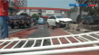 Minibus Tabrak Pembatas...