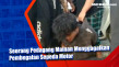 Seorang Pedagang Mainan...