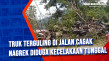 Truk Terguling di Jalan...