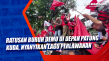 Ratusan Buruh Demo di...