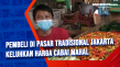 Pembeli di Pasar Tradisional...