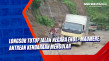 Longsor Tutup Jalan...