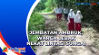 Jembatan Ambruk, Warga...