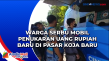 Warga Serbu Mobil Penukaran...