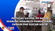 Petugas Satpol PP Razia...