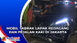 Mobil Tabrak Lapak Pedagang...