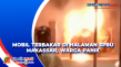 Mobil Terbakar di Halaman...