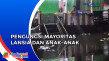 Ratusan Warga Masih...