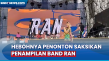 Penonton Antusias Saksikan...