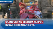 Ribuan Spanduk dan Bendera...