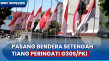 Warga Solo Pasang Bendera...