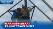 Mahasiswi Nekat Panjat...