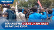 Protes soal Putusan...