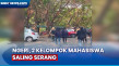 Kenakan Topeng, 2 Kelompok...