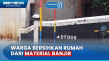 Warga Mulai Bersihkan...
