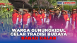 Antusiasme Warga Berebut...