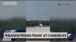 Pesawat Jet Berpenumpang...