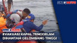 Timsar Evakuasi 32 Penumpang...